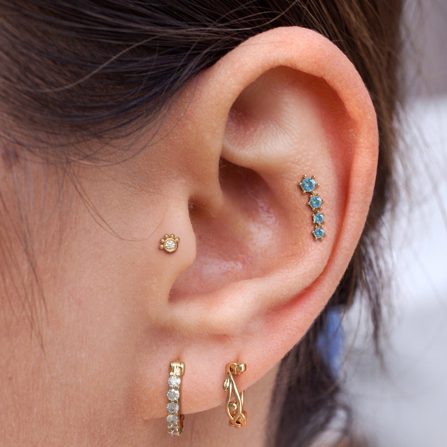 14K Gold Graduated Blue Topaz Curved Threadless End